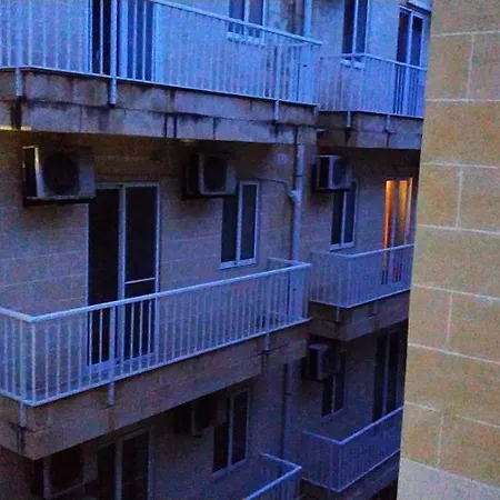 Homestay On Don Mikiel Rua 슬리에마