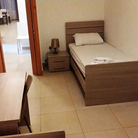 Homestay On Don Mikiel Rua 슬리에마